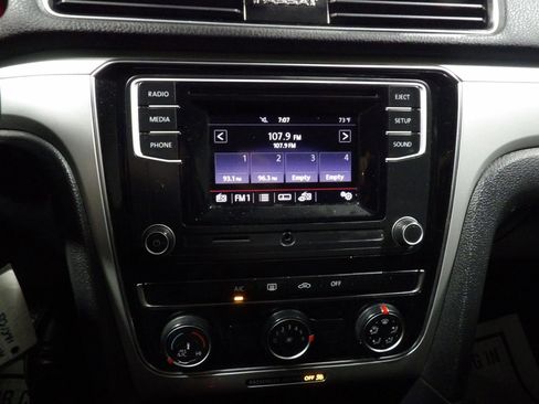 Used 2018 Volkswagen Passat 2.0T S image 13