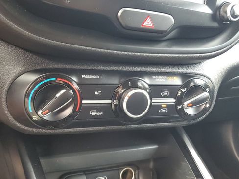 Used 2021 Kia Soul LX FWD image 20