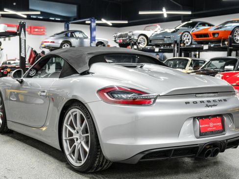 Used 2016 Porsche Boxster Spyder image 38