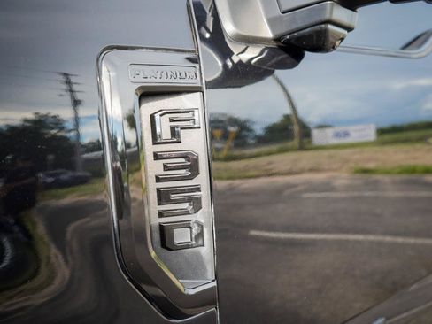 Used 2022 Ford F350 Platinum AWD/4WD image 8