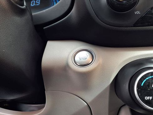 Used 2025 Hyundai Venue SEL image 14