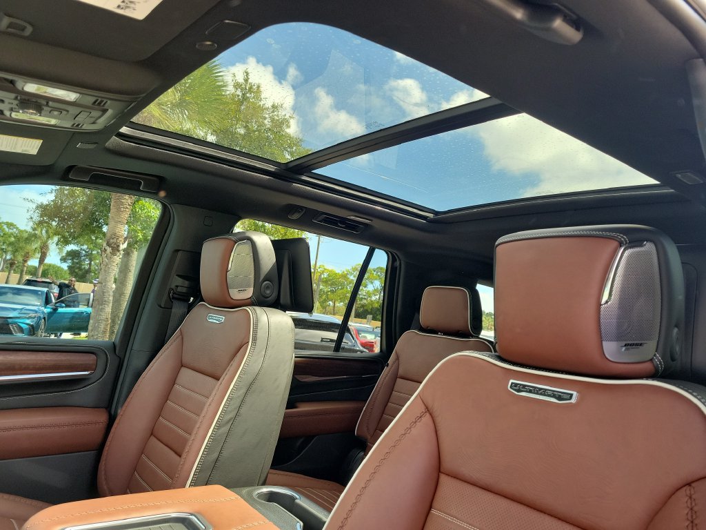 Used 2024 GMC Yukon Denali Ultimate AWD/4WD image 22