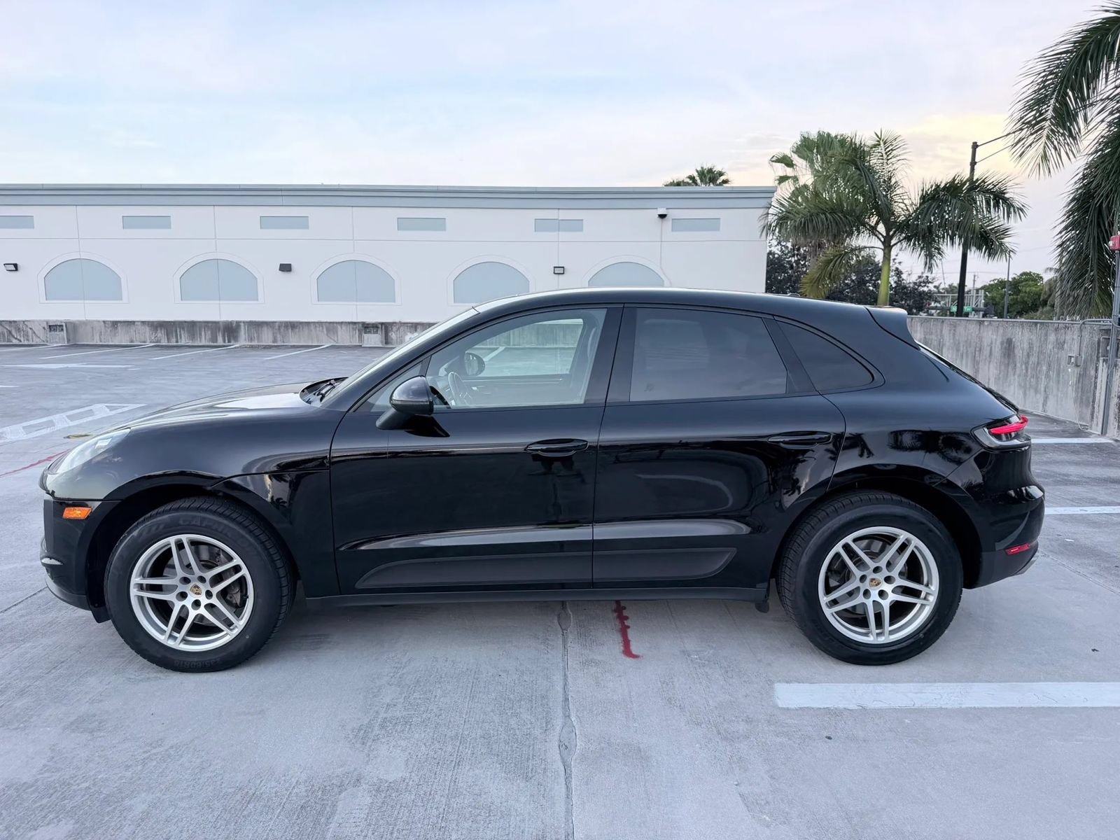 Used 2020 Porsche Macan AWD/4WD image 24
