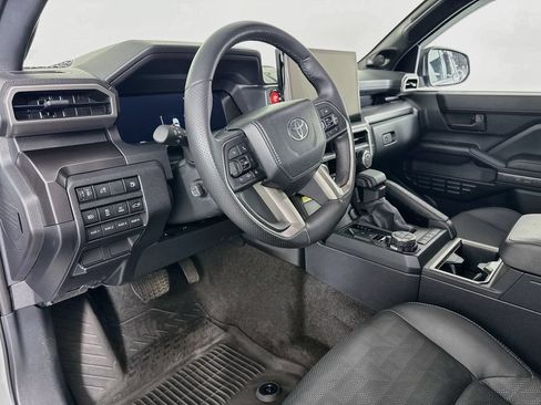 Used 2025 Toyota 4Runner TRD Off-Road Premium AWD/4WD image 4