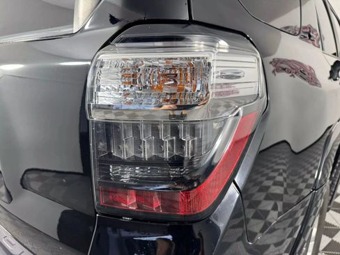 Used 2019 Toyota 4Runner SR5 image 28