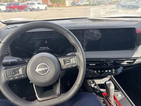 New 2025 Nissan Kicks SR AWD/4WD image 18
