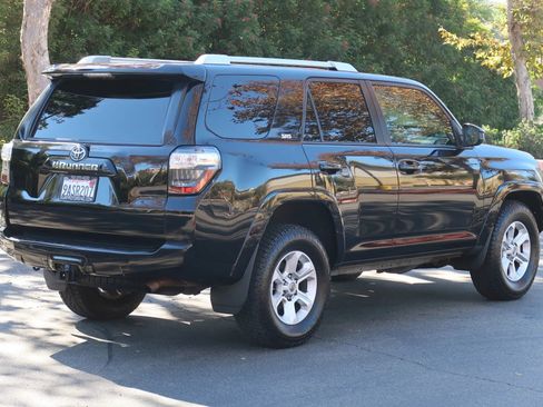 Used 2014 Toyota 4Runner SR5 image 5