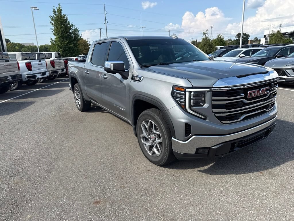 Used 2023 GMC Sierra 1500 SLT w/ SLT Convenience Package AWD/4WD image 2