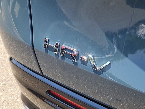 Used 2025 Honda HR-V EX-L image 11