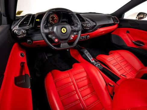 Used 2018 Ferrari 488 Spider RWD image 28