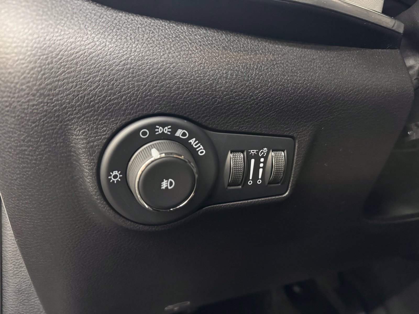 Used 2024 Jeep Compass Limited AWD/4WD image 24