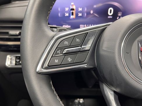 Used 2024 Buick Envision Avenir image 25