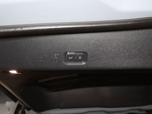 Used 2025 Ford Expedition Active image 43