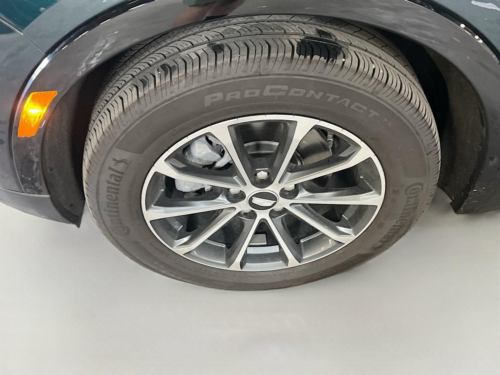Used 2024 Cadillac XT4 Sport w/ Cold Weather Package AWD/4WD image 31