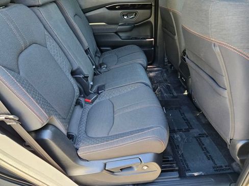 Certified 2023 Honda Pilot Sport image 22
