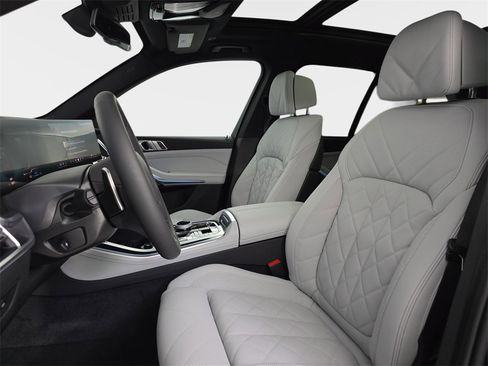New 2026 BMW X5 xDrive50e w/ Executive Package image 15