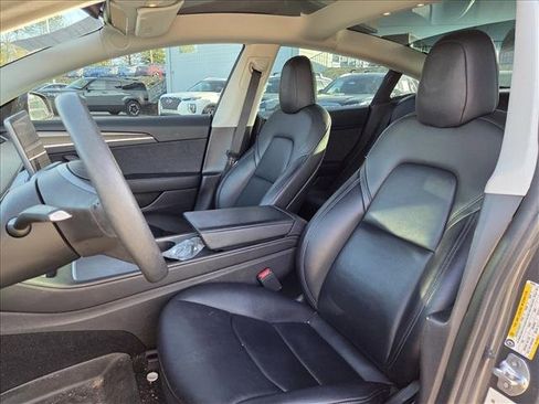Used 2021 Tesla Model 3 Standard Range Plus image 4