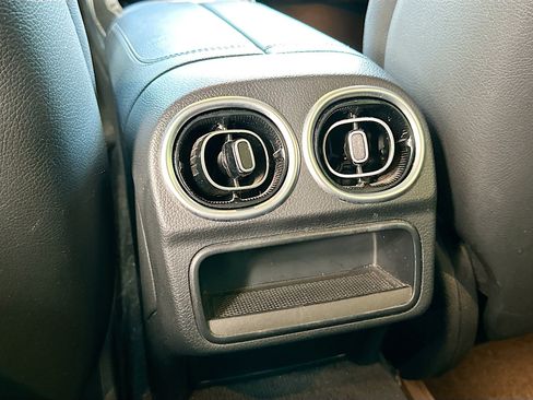 Used 2022 Mercedes-Benz C 300 Sedan image 25