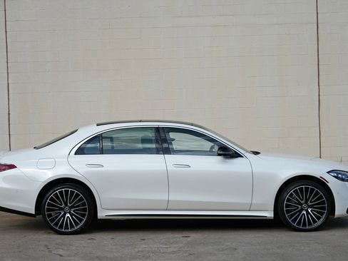Used 2022 Mercedes-Benz S 500 4MATIC w/ AMG Line Package image 62