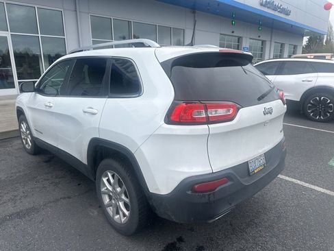 Used 2017 Jeep Cherokee Latitude w/ Comfort & Sound Group image 2