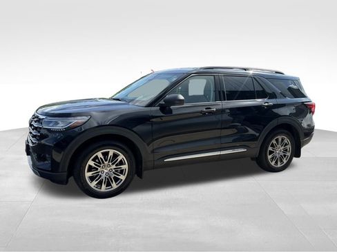 Used 2025 Ford Explorer Active w/ Active Comfort Package image 3