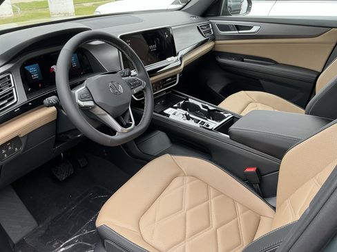 New 2026 Volkswagen Atlas Cross Sport SE FWD image 13