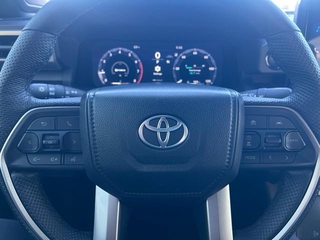 Used 2024 Toyota Tacoma Limited w/ Limited Package (LT) AWD/4WD image 25