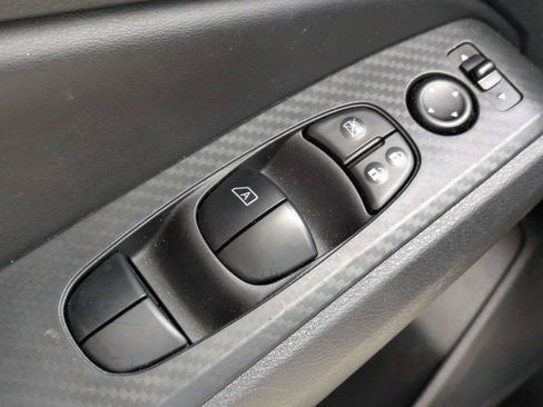 Used 2025 Nissan Altima 2.5 SV FWD image 25