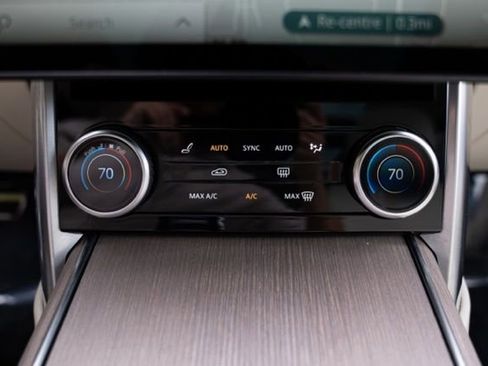 Used 2023 Land Rover Range Rover Long Wheelbase First Edition image 38