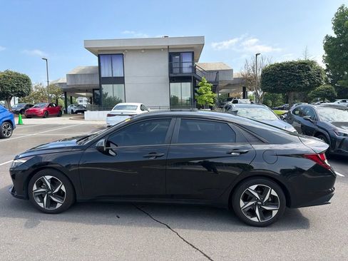 Used 2023 Hyundai Elantra SEL w/ Convenience Package FWD image 19