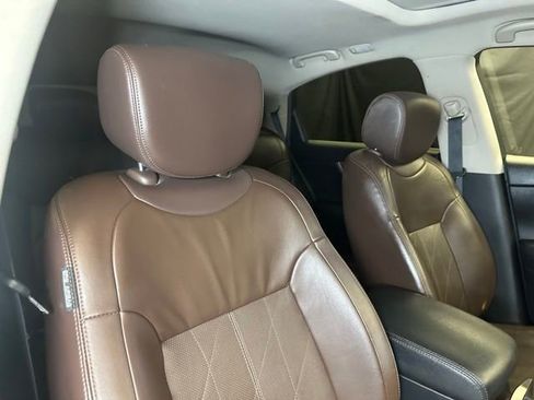 Used 2016 INFINITI QX70 AWD w/ Premium Package image 16