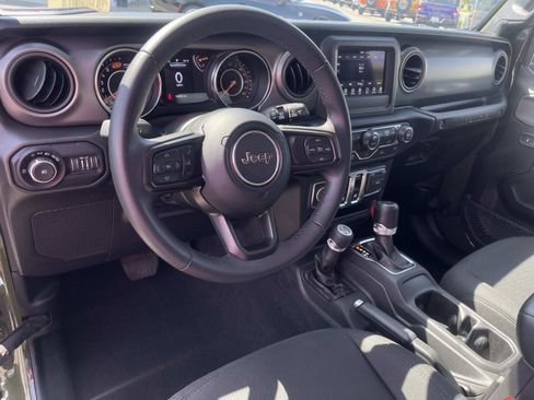 Used 2022 Jeep Wrangler Sport AWD/4WD image 8