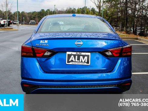 Used 2025 Nissan Altima 2.5 SV image 10