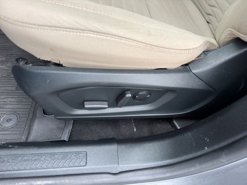 Used 2021 Ford Explorer XLT RWD image 14