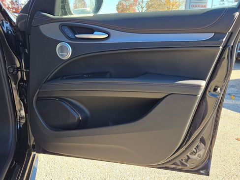 New 2025 Alfa Romeo Stelvio Sprint image 8