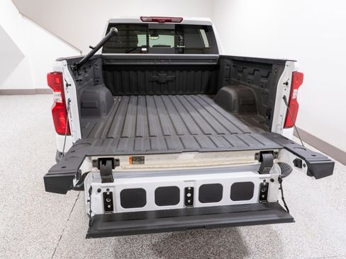 Used 2025 Chevrolet Silverado 1500 ZR2 w/ Technology Package image 11