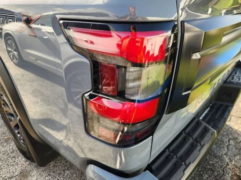 Used 2025 Nissan Frontier Pro-X RWD image 7