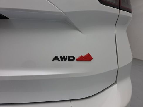 Used 2025 Nissan Rogue SV image 51