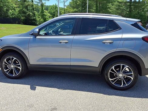 Used 2023 Buick Encore GX Select w/ Safety Package II AWD/4WD image 6