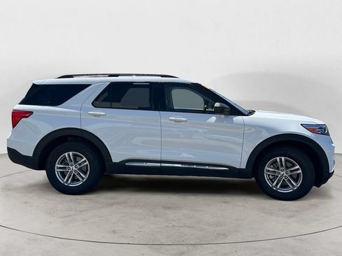 Used 2023 Ford Explorer XLT w/ Equipment Group 202A AWD/4WD image 6