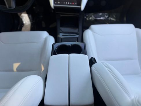 Used 2018 Tesla Model X 100D image 52