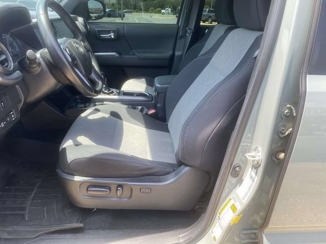 Used 2022 Toyota Tacoma TRD Sport w/ Technology Package AWD/4WD image 12