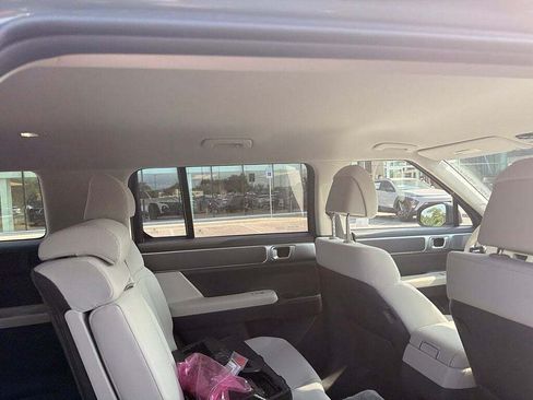 Used 2025 Hyundai Santa Fe SE FWD image 19