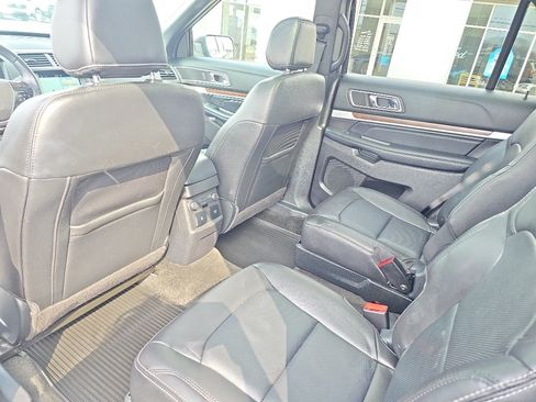 Used 2017 Ford Explorer Limited FWD image 16