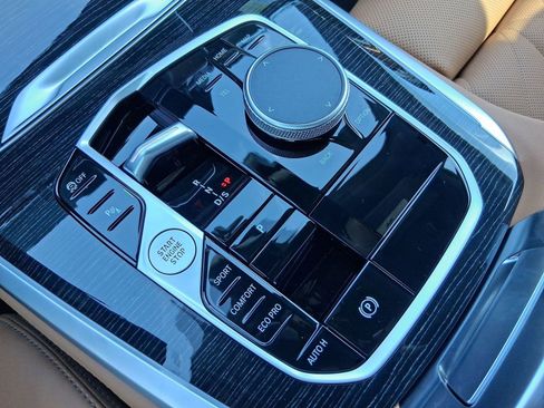 Used 2026 BMW X5 sDrive40i w/ M Sport Package image 17