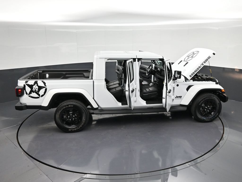 Used 2025 Jeep Gladiator Sport AWD/4WD image 36