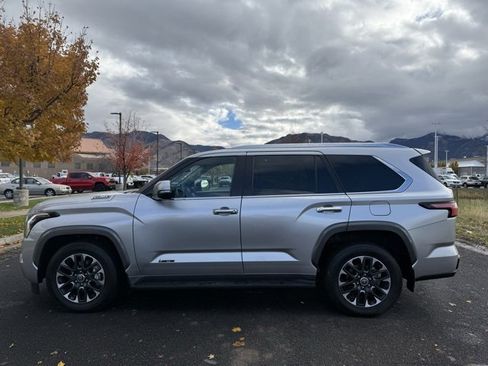 Used 2024 Toyota Sequoia Limited image 1