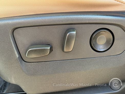 Used 2024 Chevrolet Suburban Premier RWD image 19