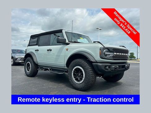 Used 2023 Ford Bronco Badlands w/ Sasquatch Package image 1