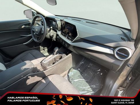 Certified 2024 Chevrolet Trax LS w/ LS Convenience Package FWD image 29